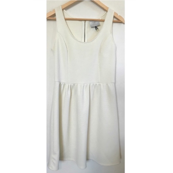 HD in Paris ivory cream rose textured dress S - Picture 3 of 5